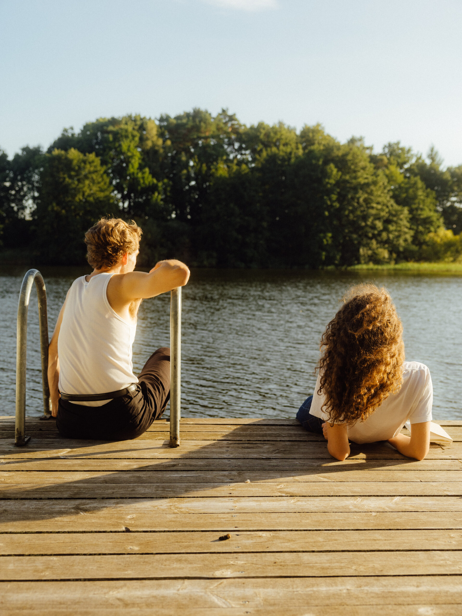 Tonikum Canow — Menschen am See